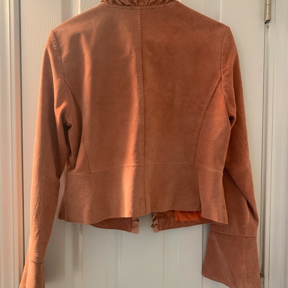 Beautiful leather jacket with bell sleeves - Picture 4 of 7